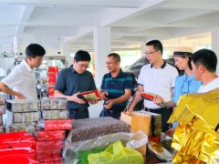 中華全國供銷合作總社昆明食用菌研究所所長孫達鋒到尋烏安遠調研指導食用菌發展 ()